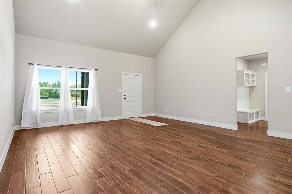 101 Monarch Lane, Poolville, TX 76487