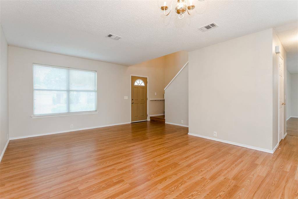 1308 Dundee Drive, Arlington, TX 76002