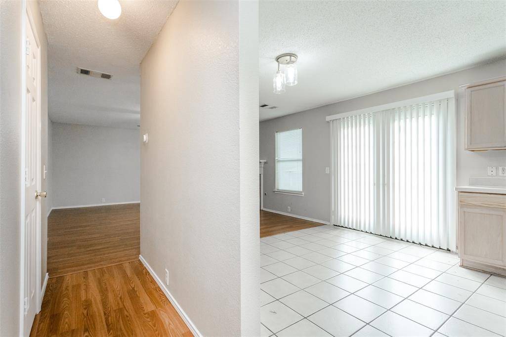 1308 Dundee Drive, Arlington, TX 76002