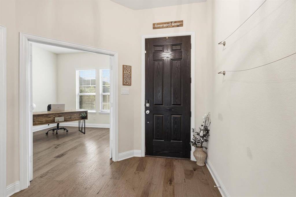 2109 Falcon Ridge Drive, Mansfield, TX 76063