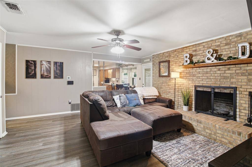 1018 Princeton Place, Cleburne, TX 76033