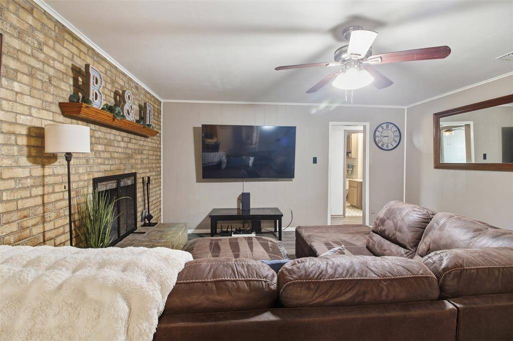 1018 Princeton Place, Cleburne, TX 76033