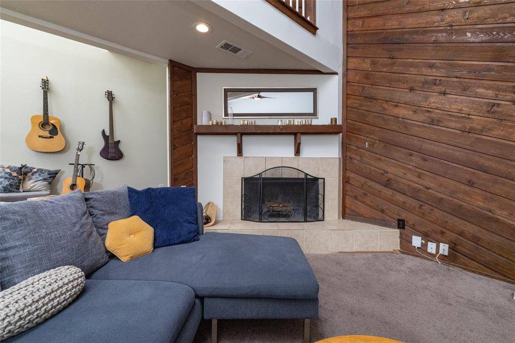 821 Cherlynne Drive, Cedar Hill, TX 75104