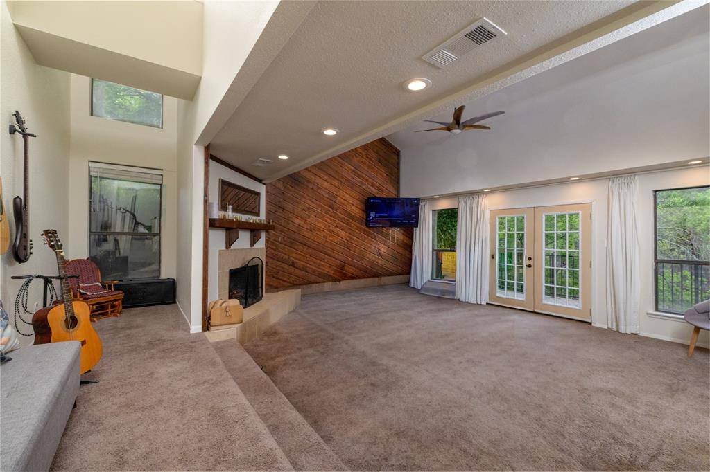 821 Cherlynne Drive, Cedar Hill, TX 75104