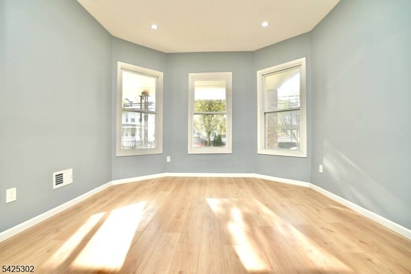 678 Highland Ave, Newark City, NJ 07104