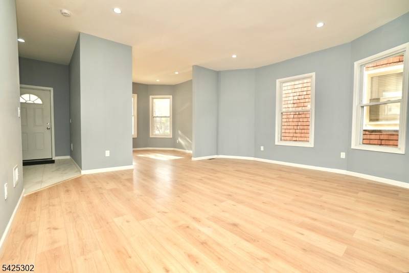 678 Highland Ave, Newark City, NJ 07104