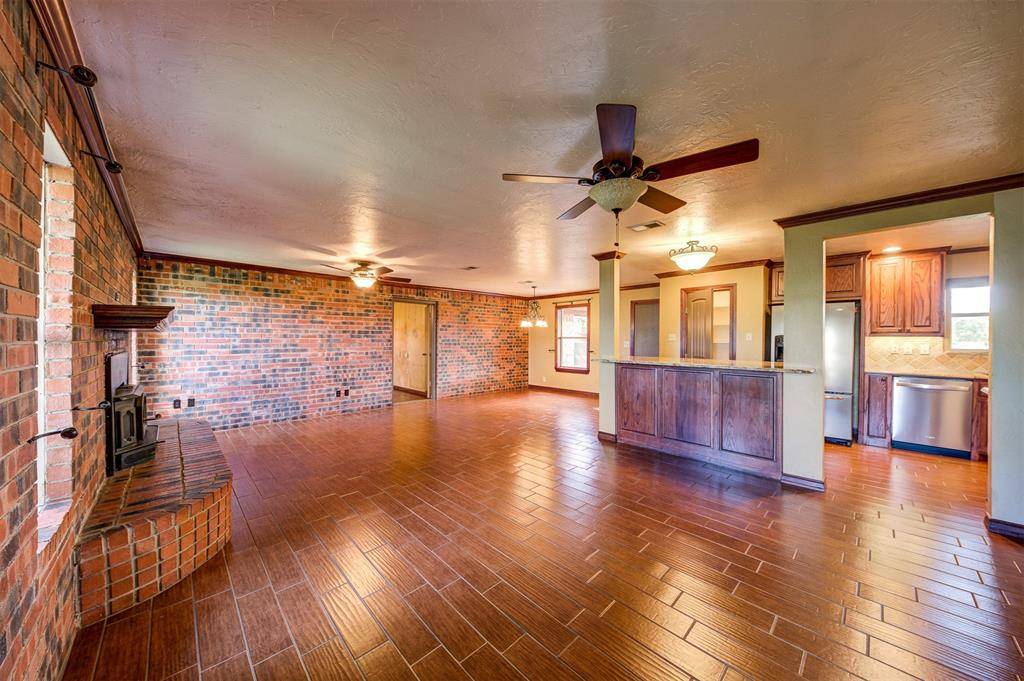 551 County Road 3390, Paradise, TX 76073