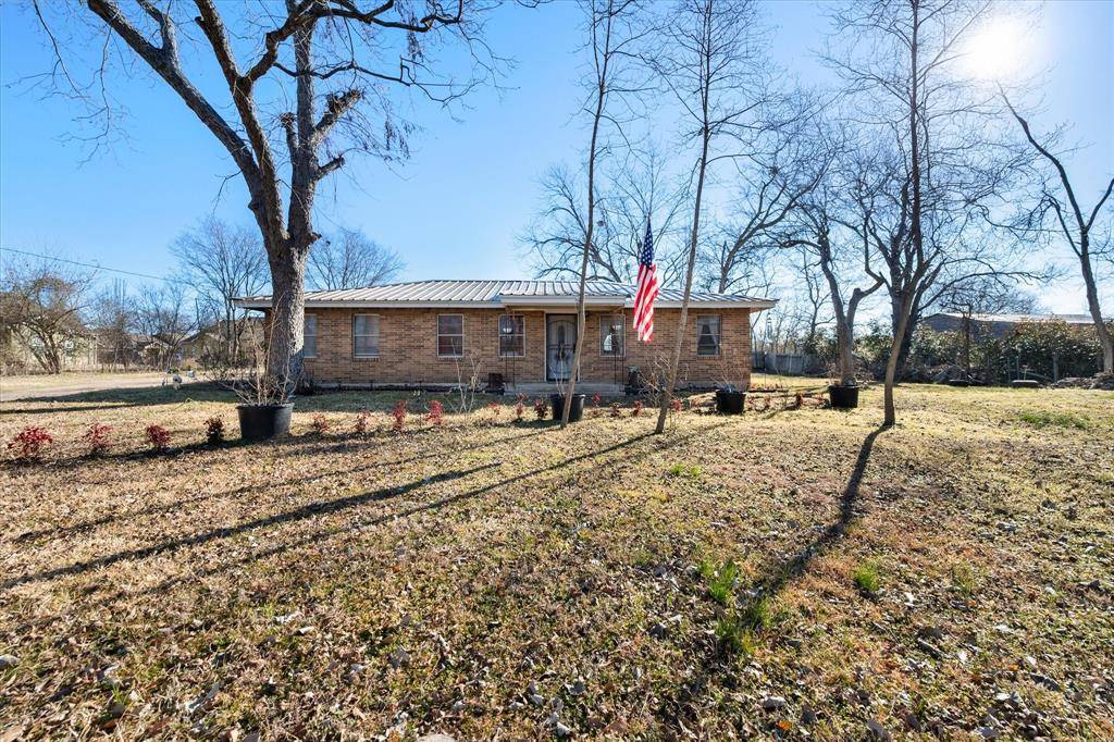 448 S Bateman Road, Fairfield, TX 75840