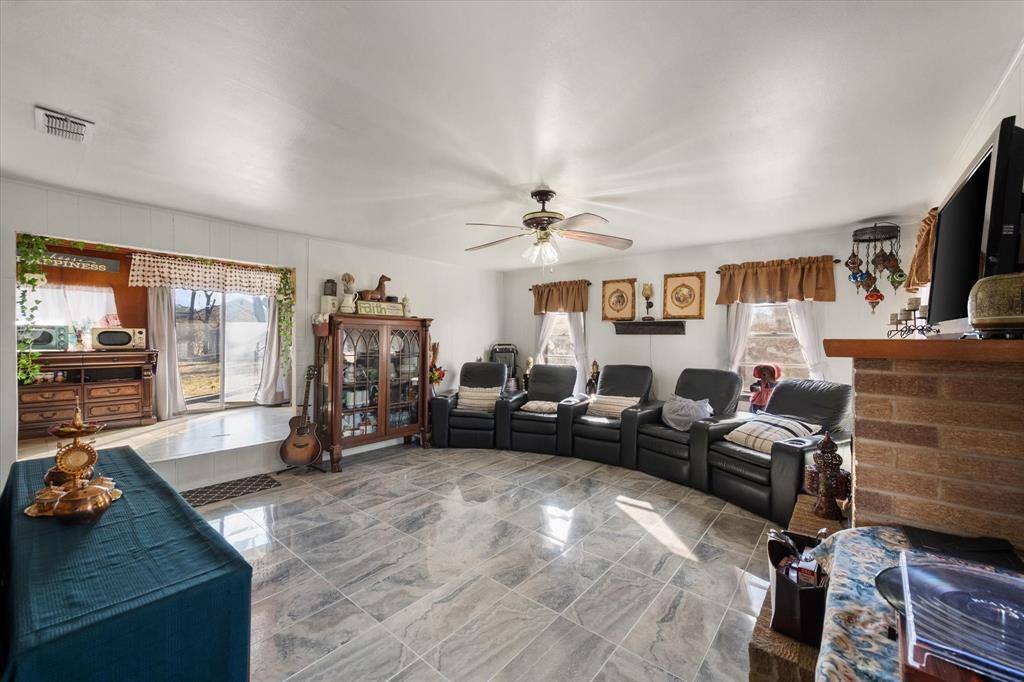 448 S Bateman Road, Fairfield, TX 75840