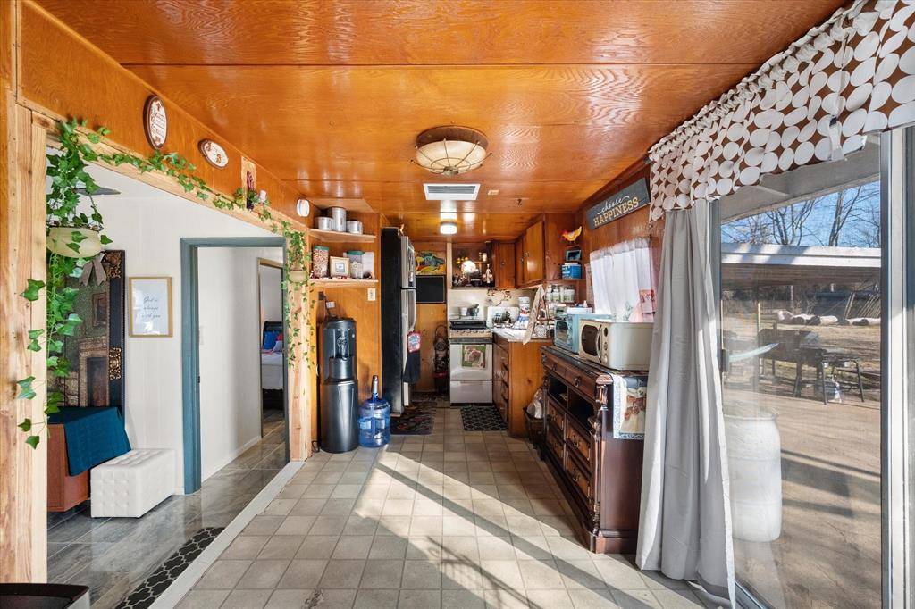 448 S Bateman Road, Fairfield, TX 75840