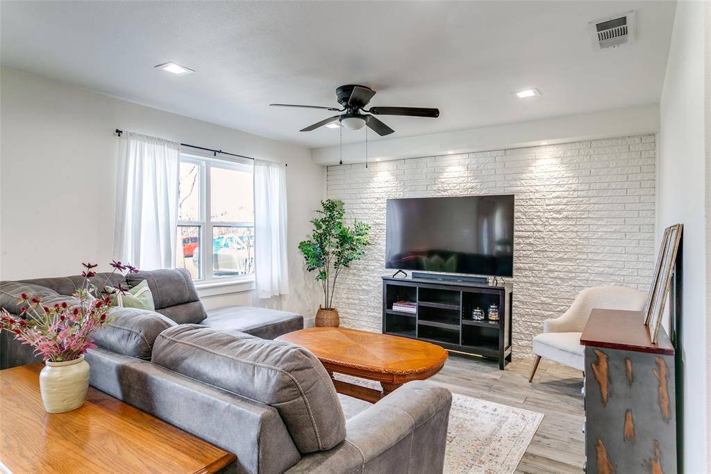 1114 Osceola Trail, Carrollton, TX 75006