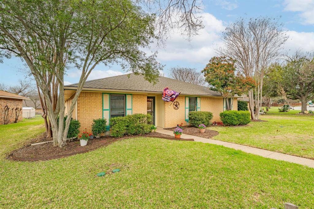 401 Meadow Ridge Drive, Cedar Hill, TX 75104