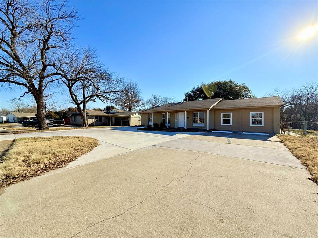 2540 W Rochelle Road, Irving, TX 75062