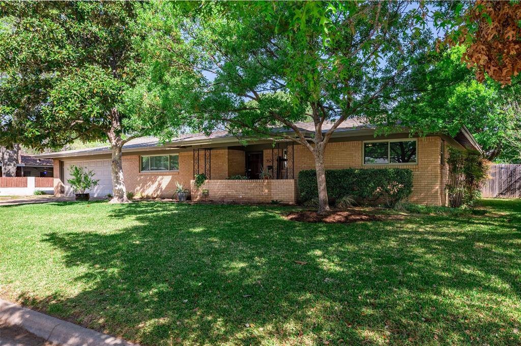 3524 Wooten Drive, Fort Worth, TX 76133