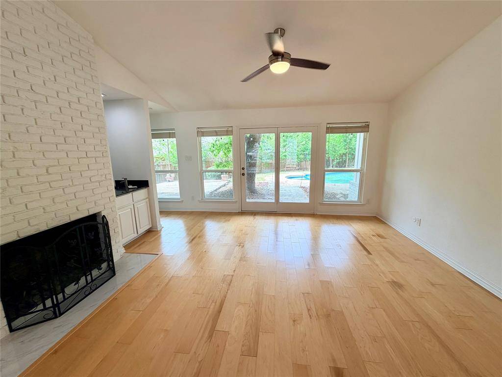 1827 Rhinevalley Drive, Arlington, TX 76012