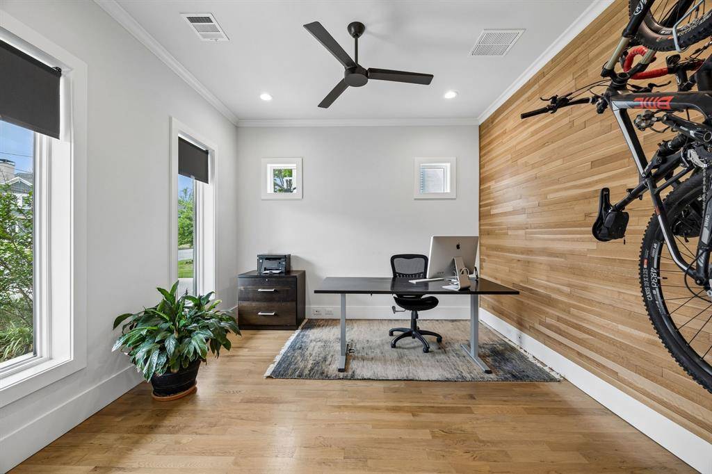 4418 Santa Barbara Drive, Dallas, TX 75214