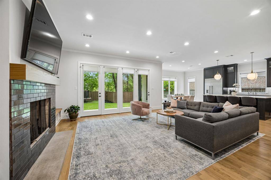 4418 Santa Barbara Drive, Dallas, TX 75214