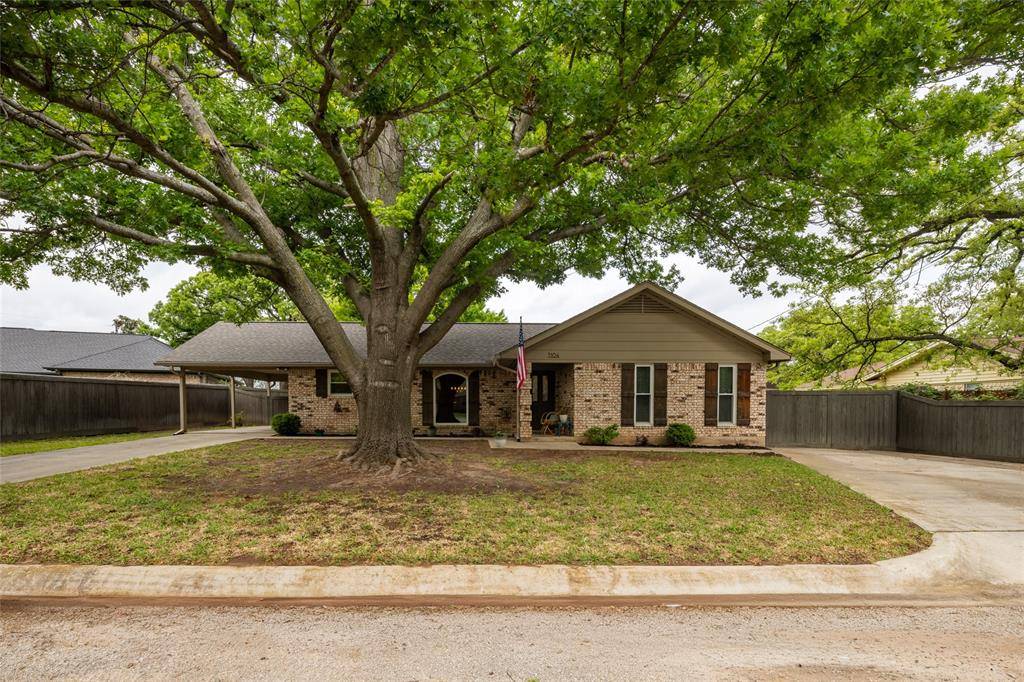 3104 S Garland Street, Decatur, TX 76234