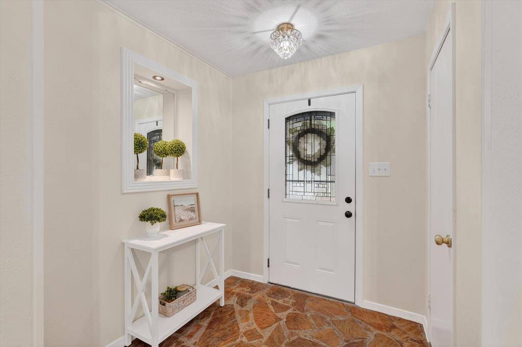 5714 Cherrywood Lane, Arlington, TX 76016