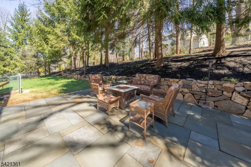 126 Wentworth Dr, Berkeley Heights Twp., NJ 07922