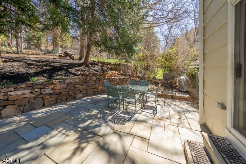 126 Wentworth Dr, Berkeley Heights Twp., NJ 07922