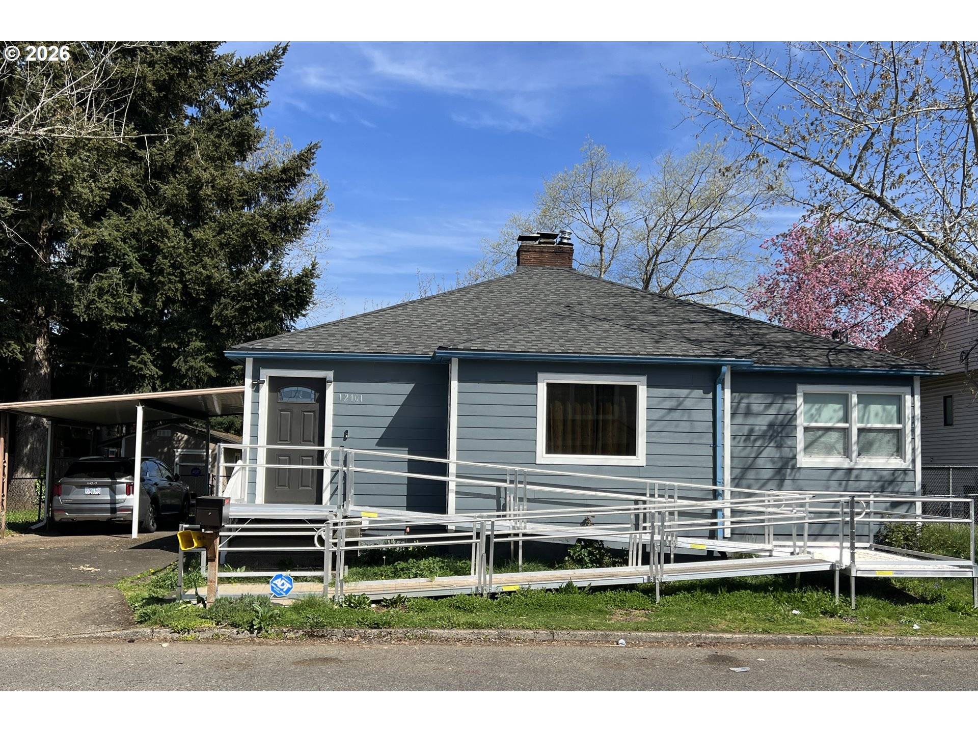 12101 SE LINCOLN ST, Portland, OR 97216