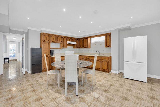 99 Willis RD #Lower, Vaughan, ON L4L 2S4