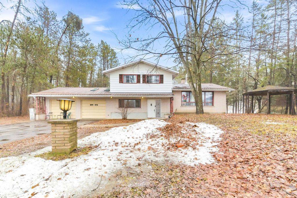 33698 Highway 17 HWY W, Deep River, ON K0J 1P0