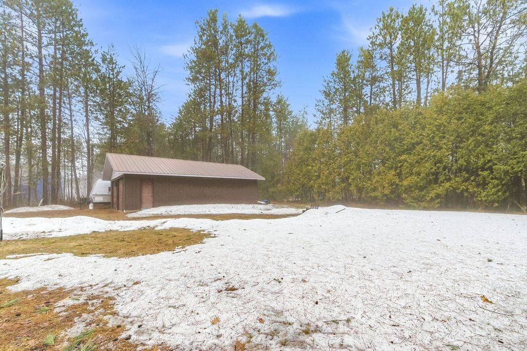 33698 Highway 17 HWY W, Deep River, ON K0J 1P0