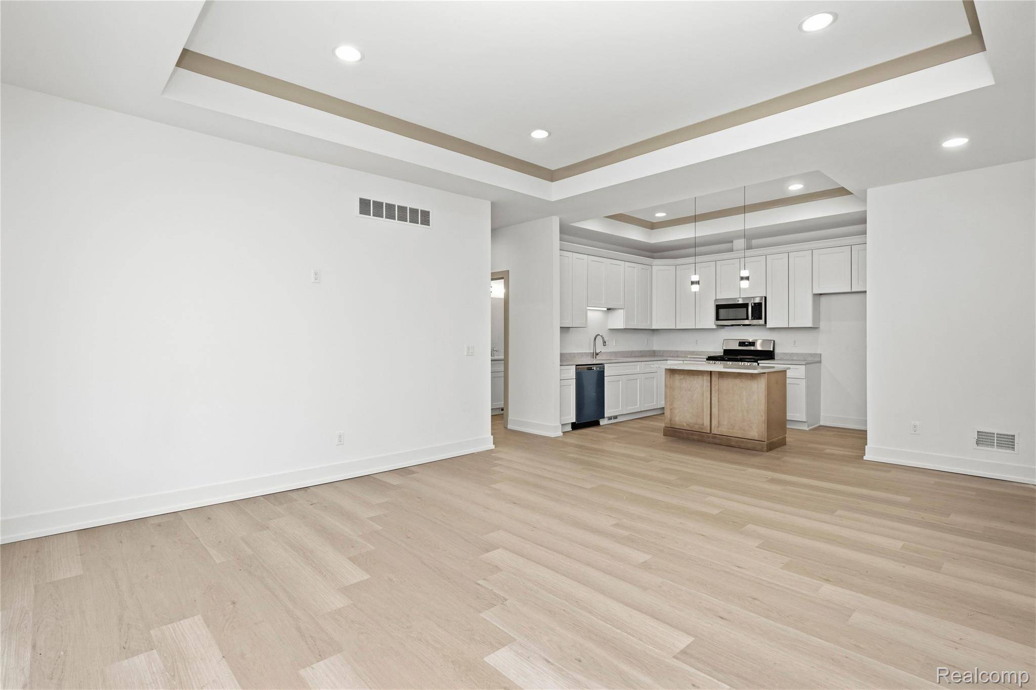 21963 Deer Brook Dr DR #1, Southfield, MI 48075