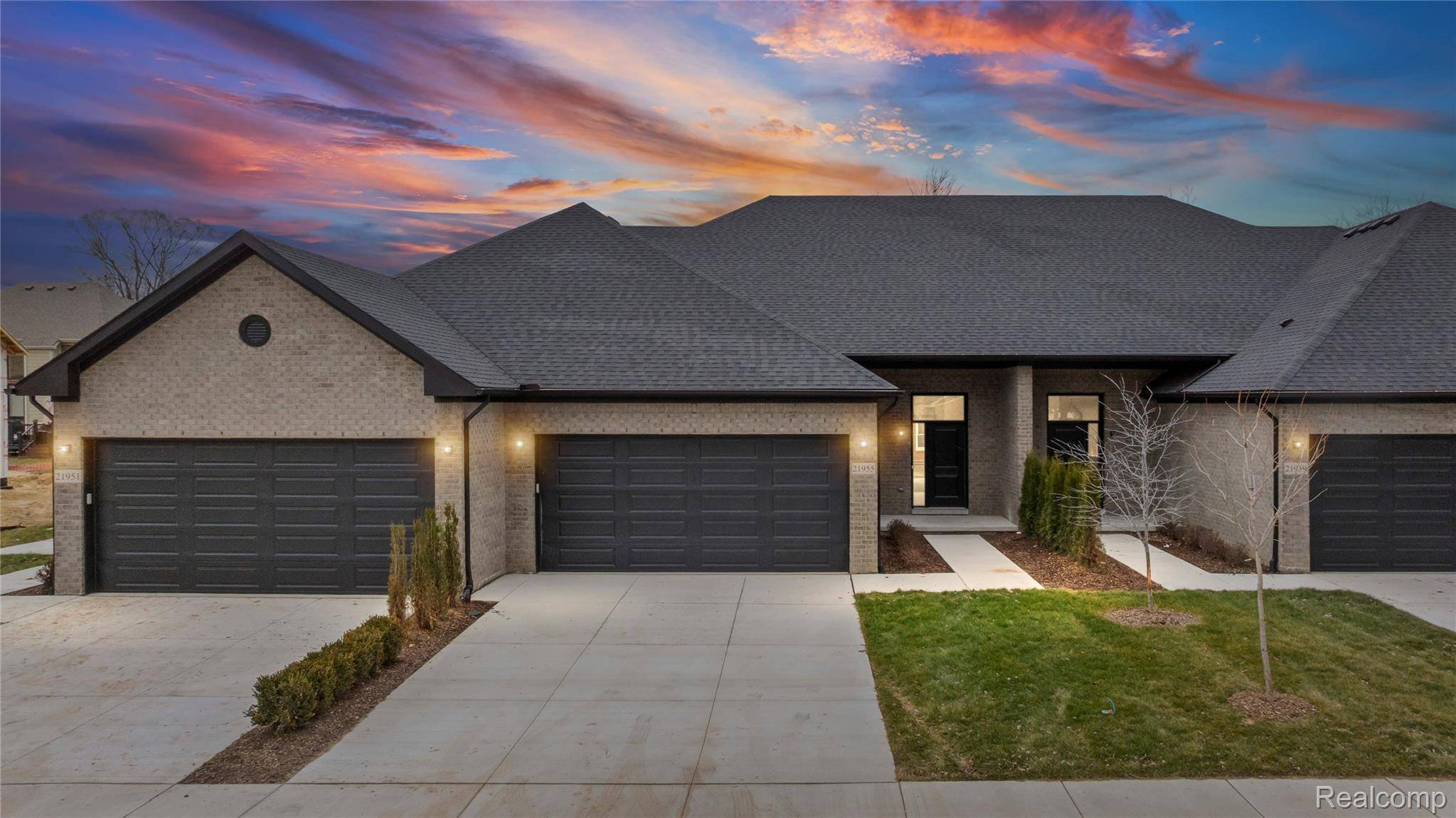 21959 Deer Brook DR #2, Southfield, MI 48075