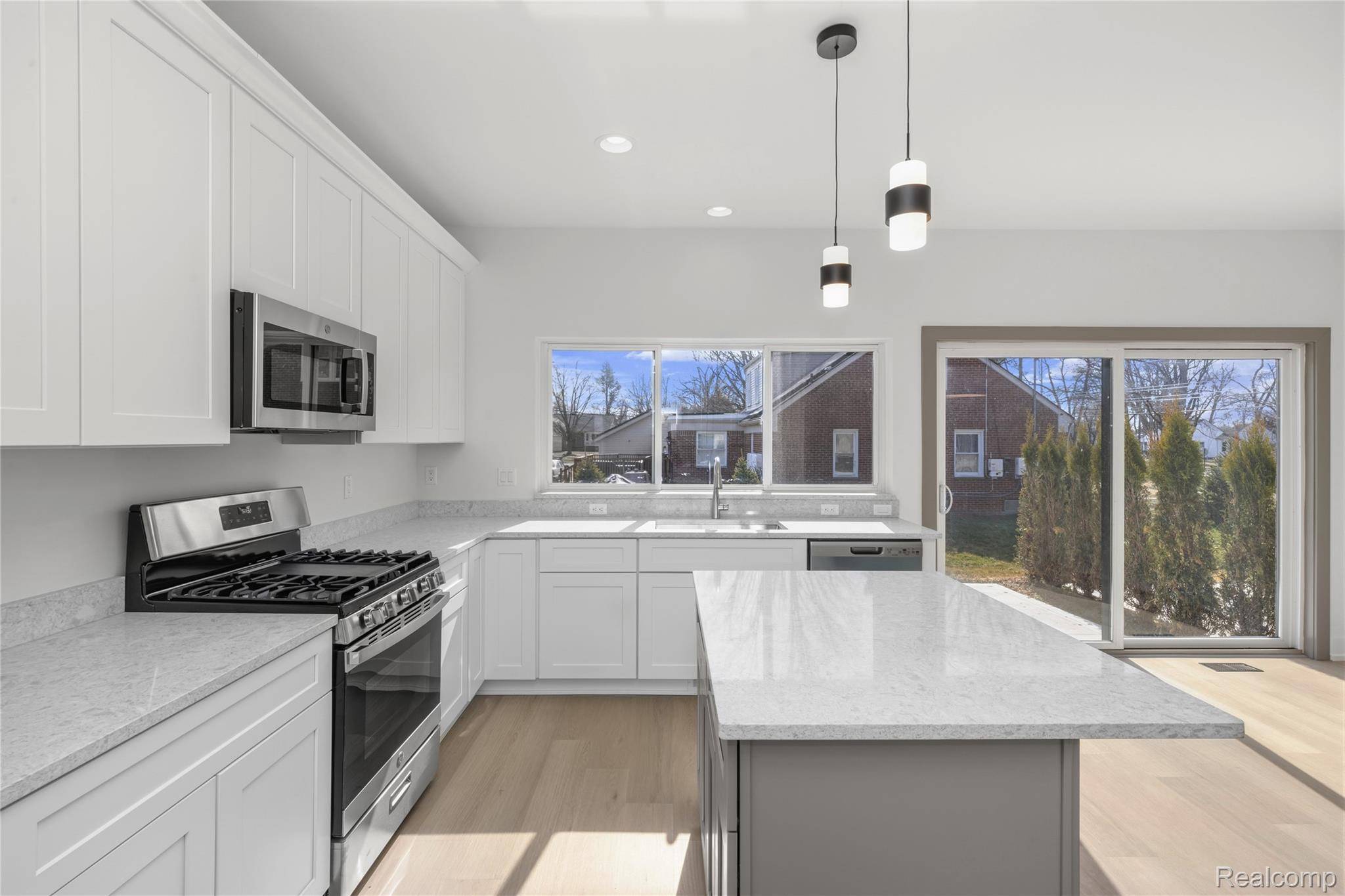 21955 Deer Brook DR #3, Southfield, MI 48075