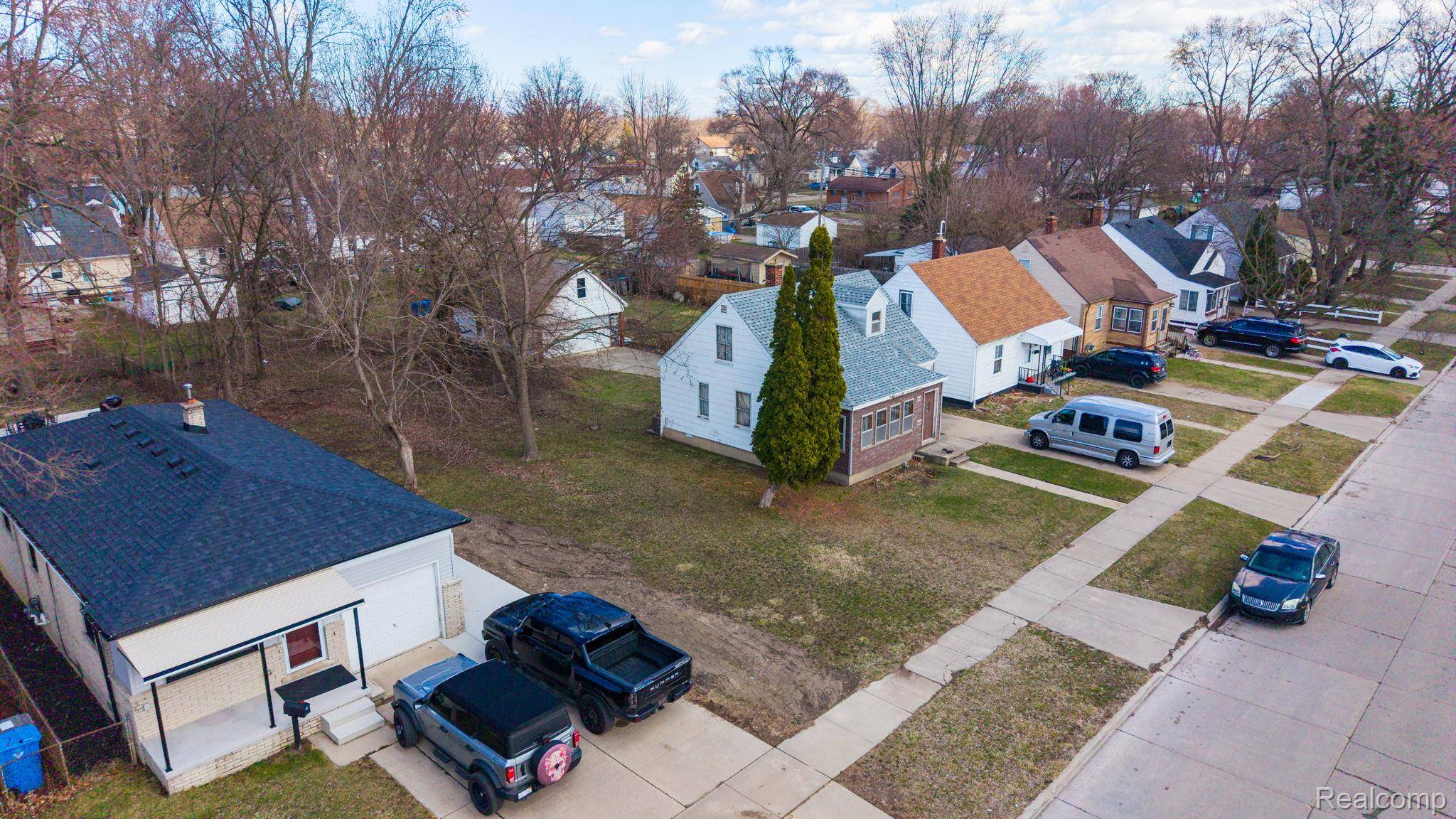 26166 Powers AVE, Dearborn Heights, MI 48125