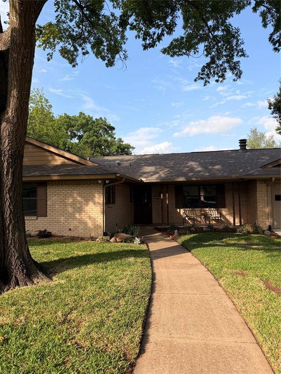 1202 RED OAK, Ennis, TX 75119