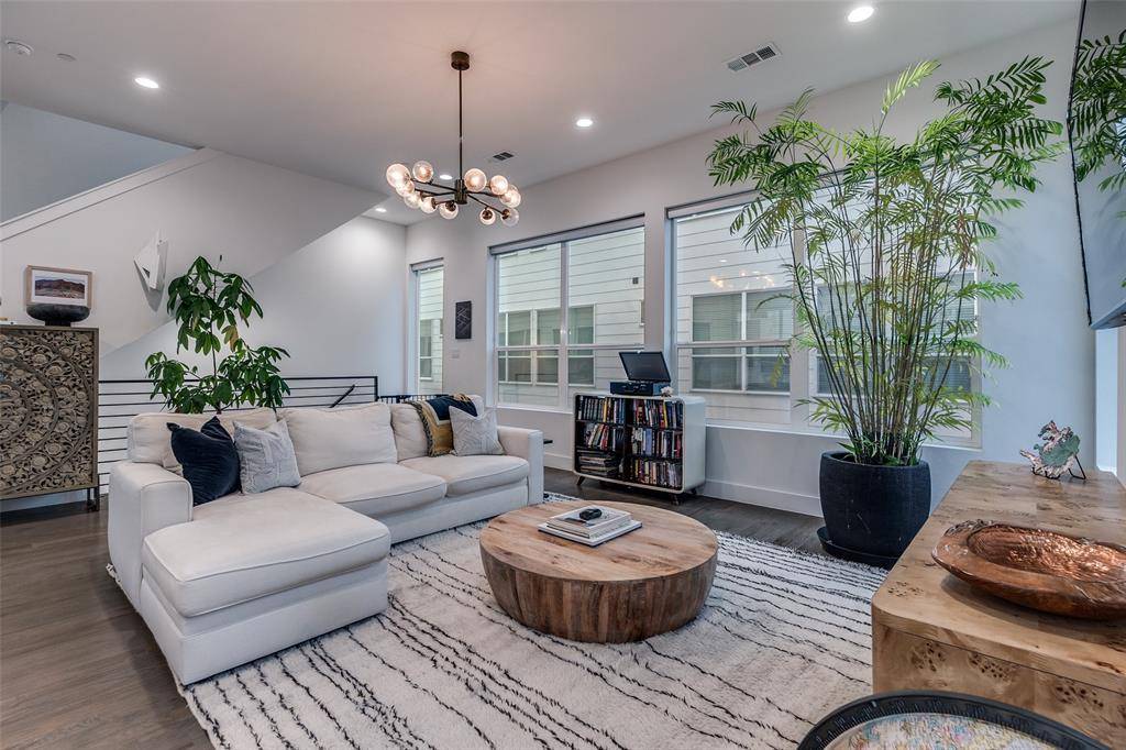 5915 Lindell Avenue #105, Dallas, TX 75206