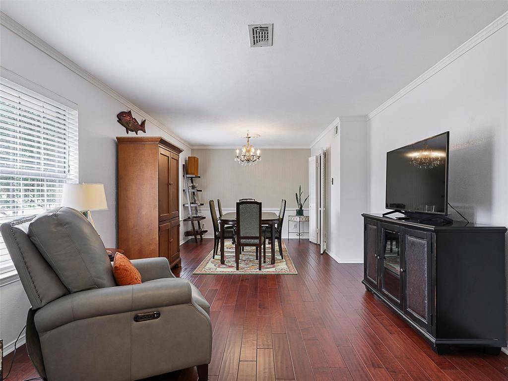 304 Ridgewood Drive, Richardson, TX 75080