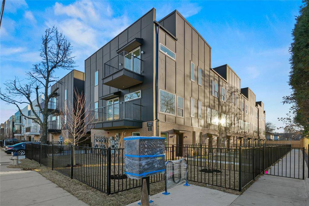 2101 N Prairie Avenue #201, Dallas, TX 75204