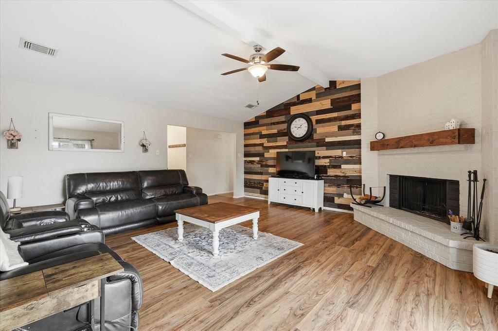 4748 Moss Rose Drive, Fort Worth, TX 76137