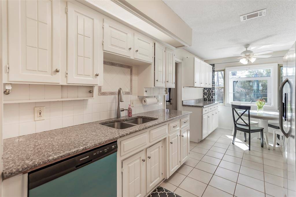 1822 E Cedar Elm Drive, Arlington, TX 76012