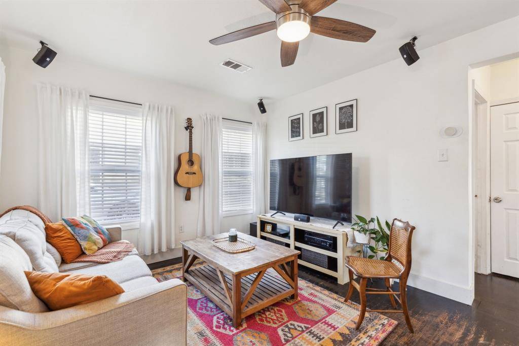 3202 Aster Street, Dallas, TX 75211