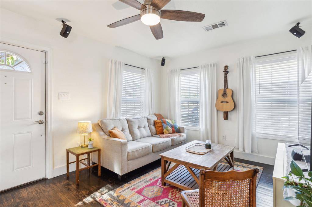 3202 Aster Street, Dallas, TX 75211