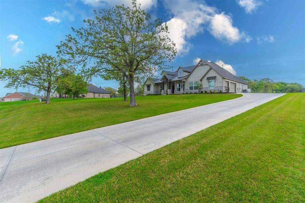 150 Las Brisas Drive, Decatur, TX 76234