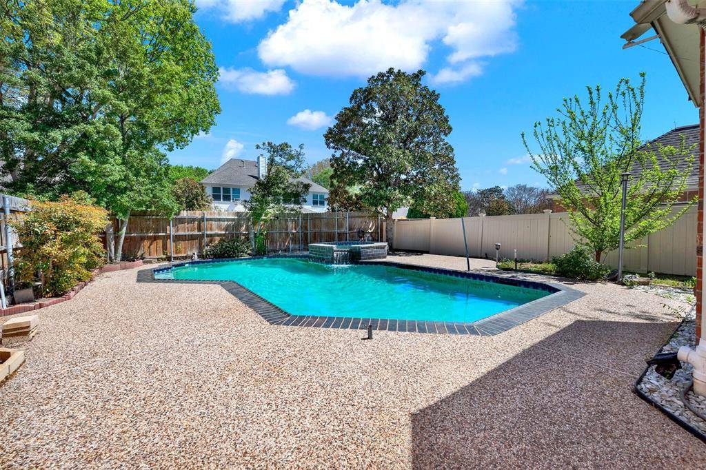 3608 Mackenzie Lane, Richardson, TX 75082