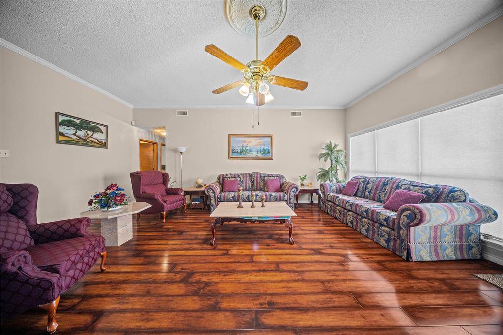 736 Whitewing Drive, Mesquite, TX 75150