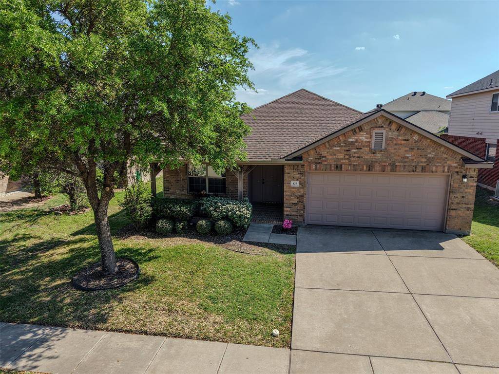 437 Sandy Creek Drive, Fort Worth, TX 76131