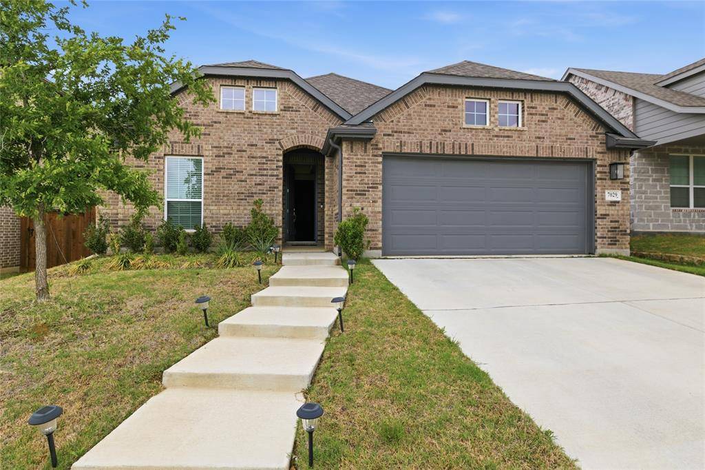 7029 Buffalo Cross Trail, Fort Worth, TX 76120