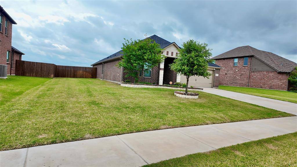 692 Avalon Drive, Waxahachie, TX 75165
