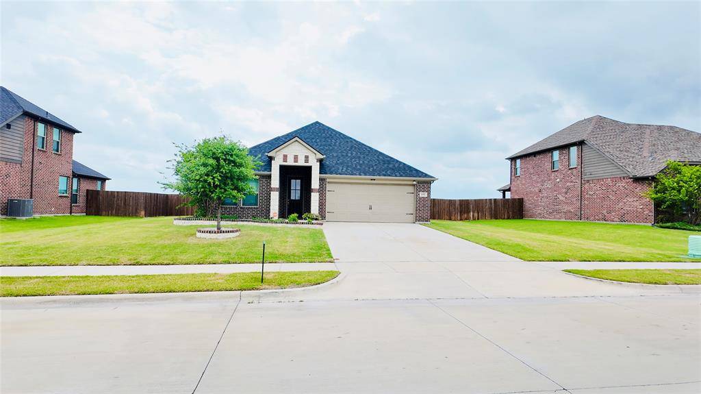 692 Avalon Drive, Waxahachie, TX 75165