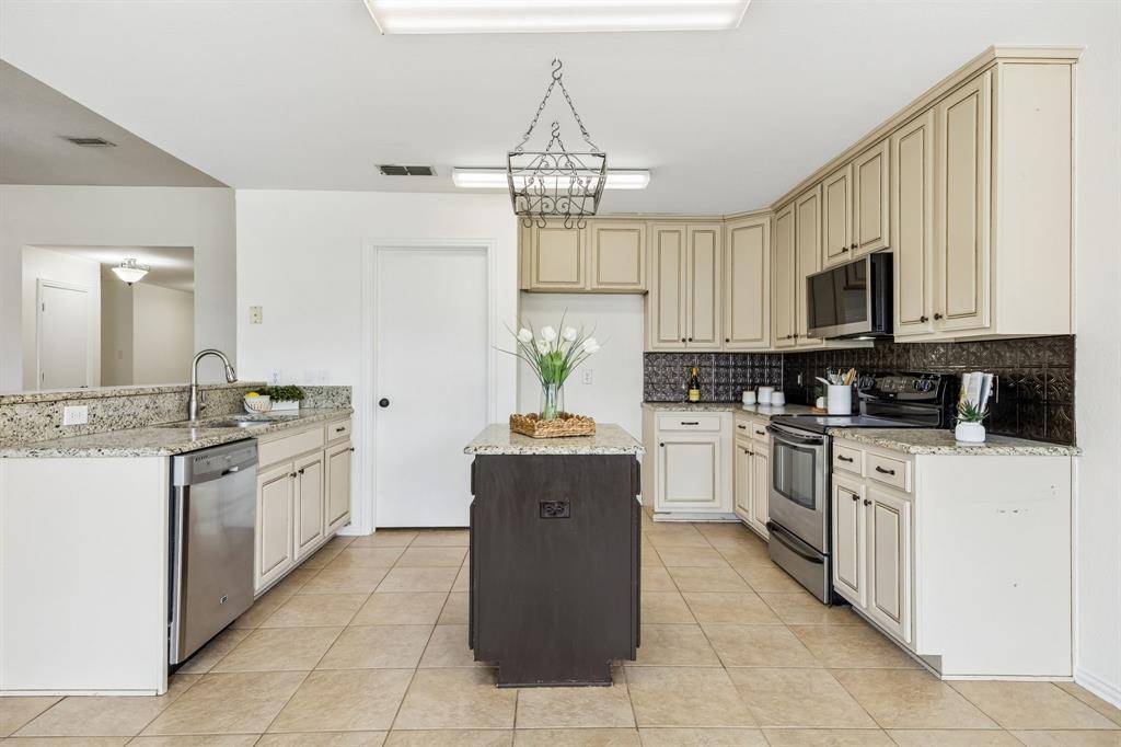 413 Highview Circle, Royse City, TX 75189