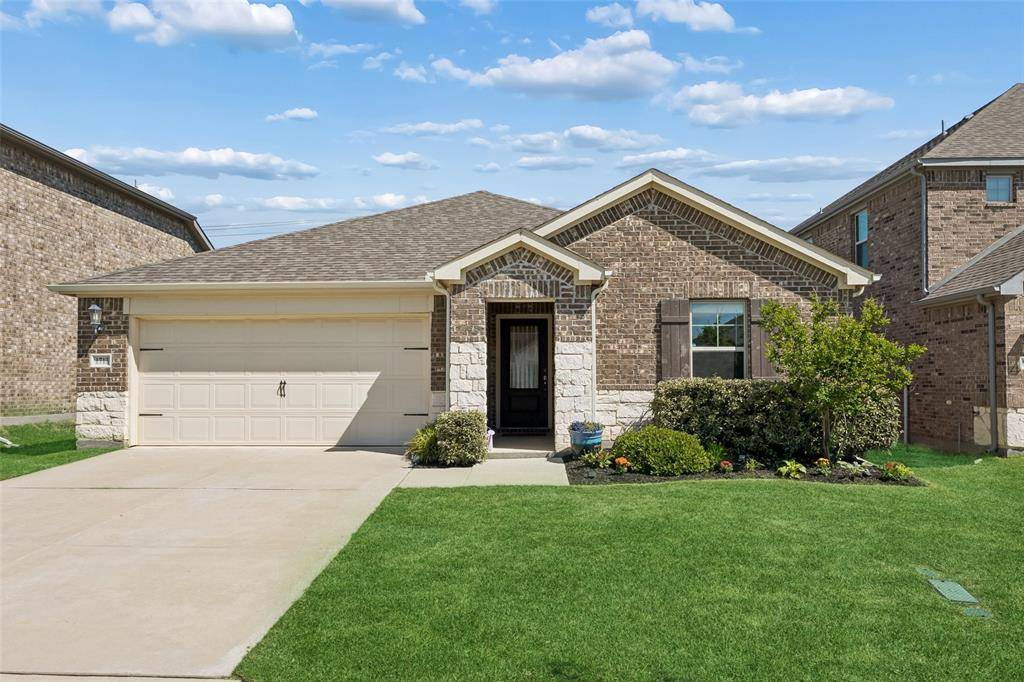 1713 Gold Mine Trail, Aubrey, TX 76227